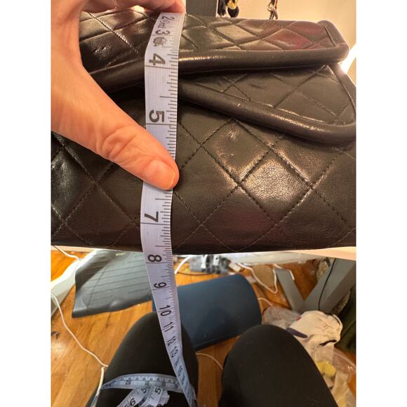 Chanel vintage double flap bag with chain shoulder bag.  Black - Picture 11 of 16